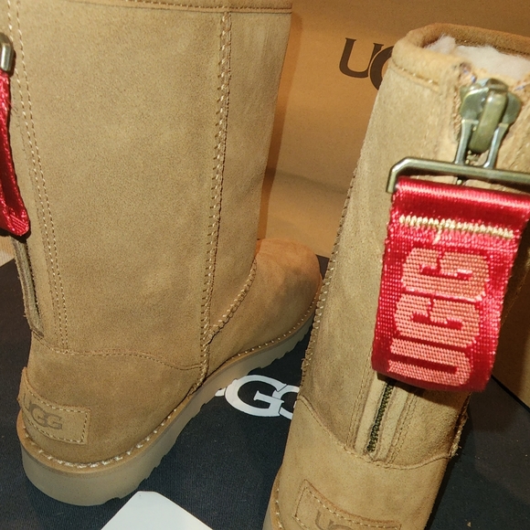 Ugg boots - Picture 4 of 10